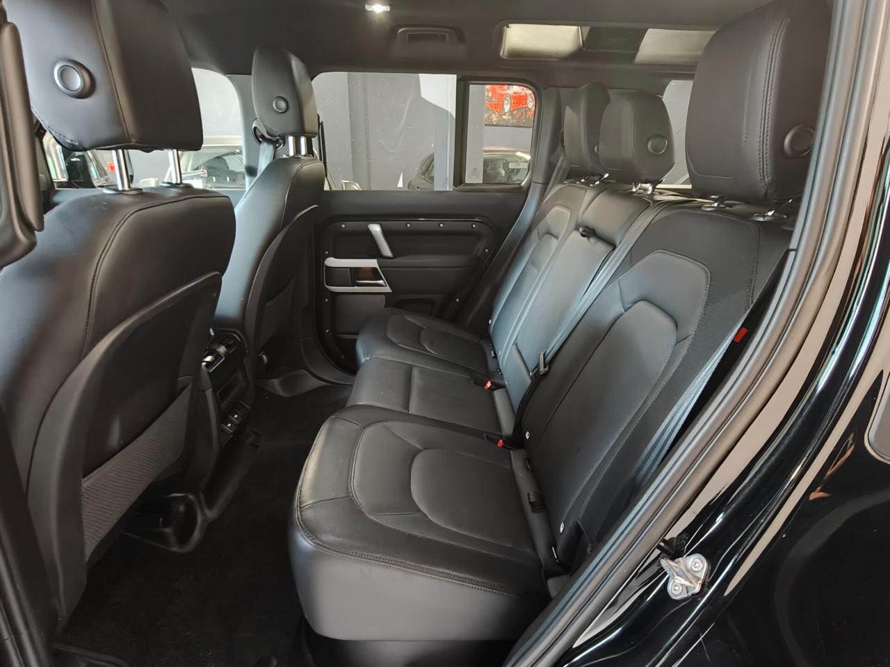 Land Rover Defender 110 3.0D I6 200 CV AWD Auto X-Dynamic SE