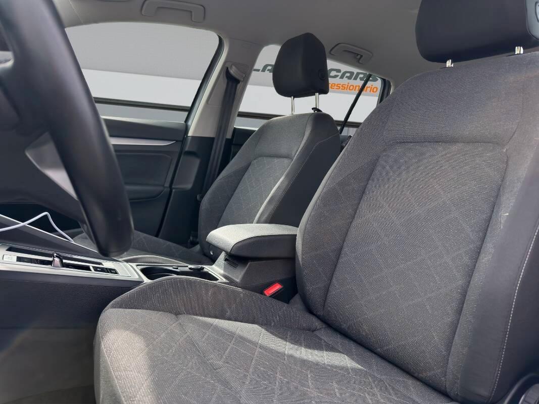 Volkswagen Golf Variant 2.0 tdi Life 115cv AUTOM e CarPlay