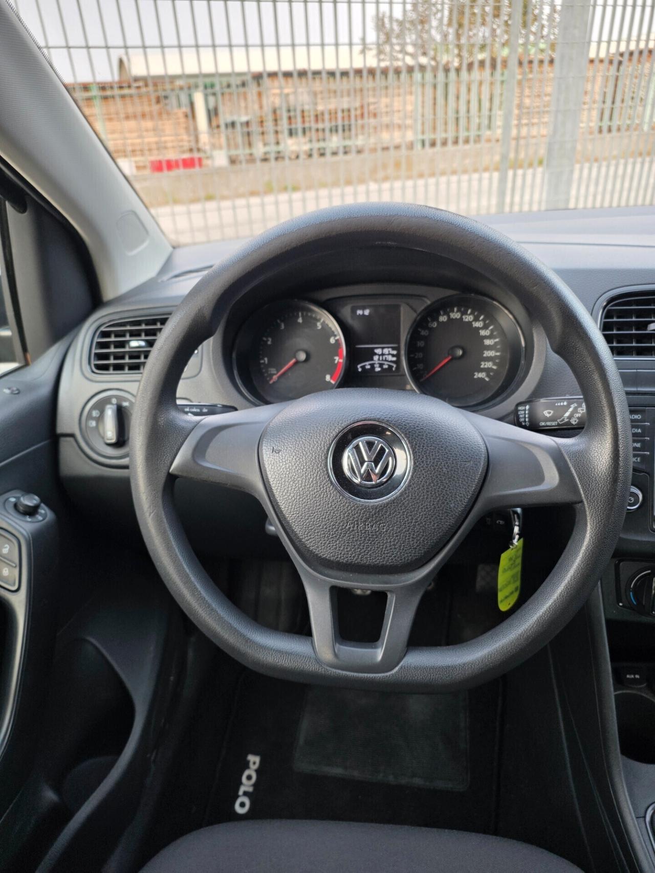 Volkswagen Polo 1.0 benzina 10/2016 pochi km FINANZIABILE