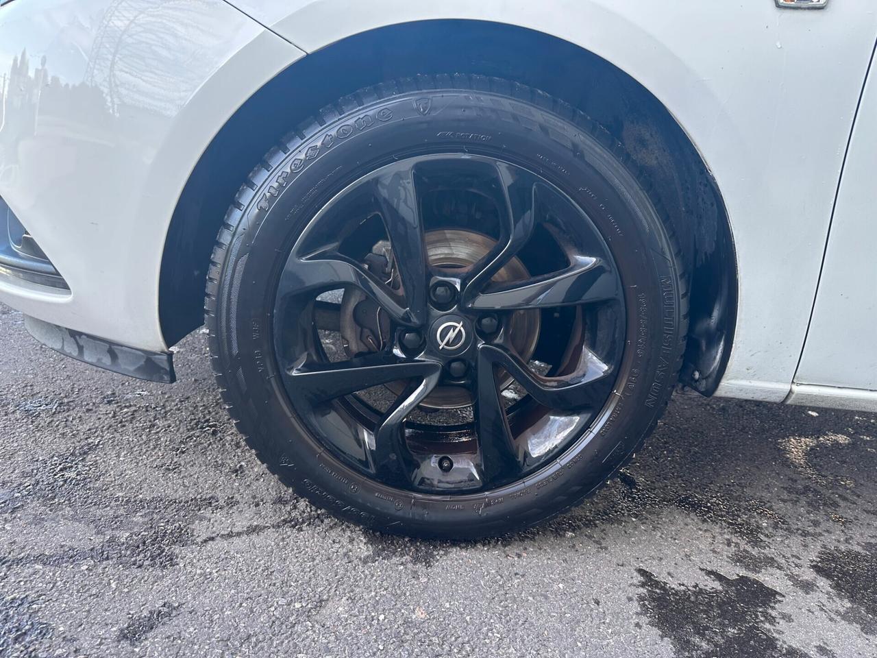 Opel Corsa 1.2 Coupé Black Edition