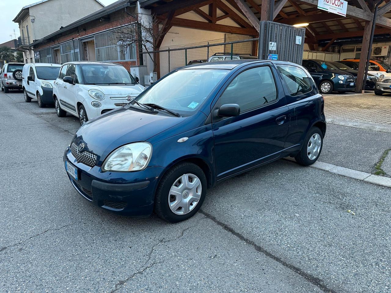 Toyota Yaris 1.0i 16V cat 3 porte Sol