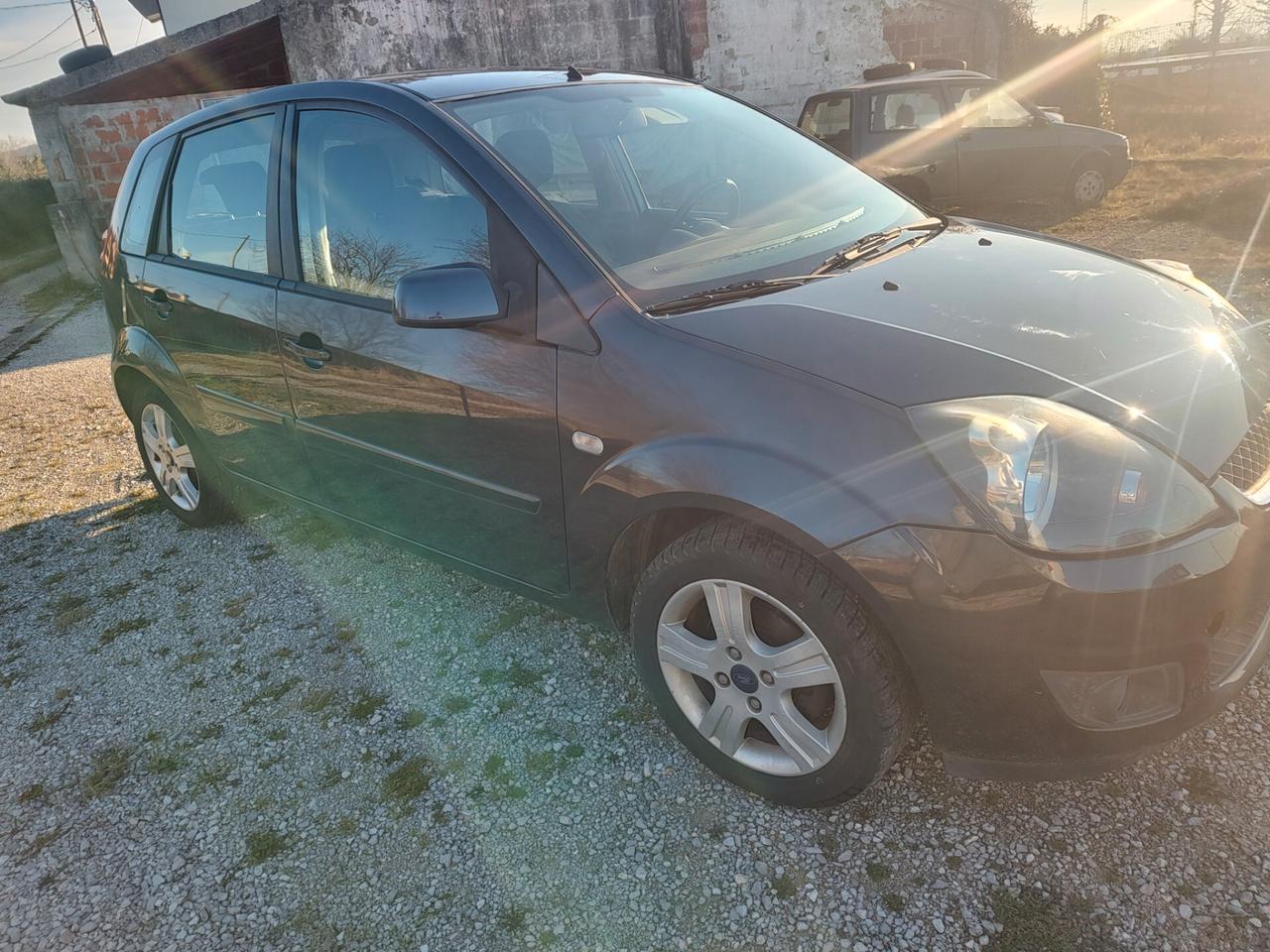 Ford Fiesta 1.2 16V 5p. Ghia