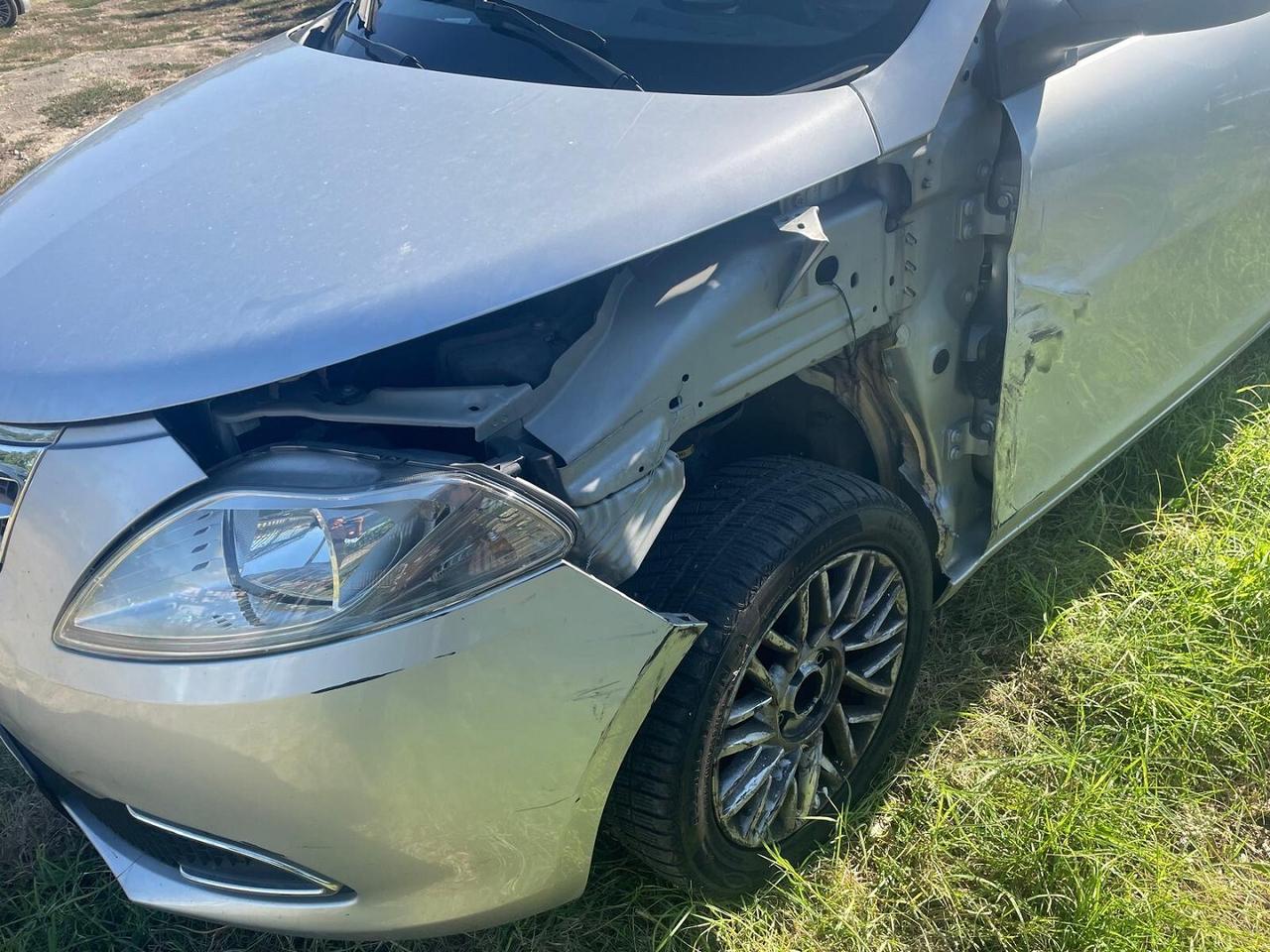 LANCIA YPSILON 3 SERIE 1.2 INCIDENTATA MARCIANTE