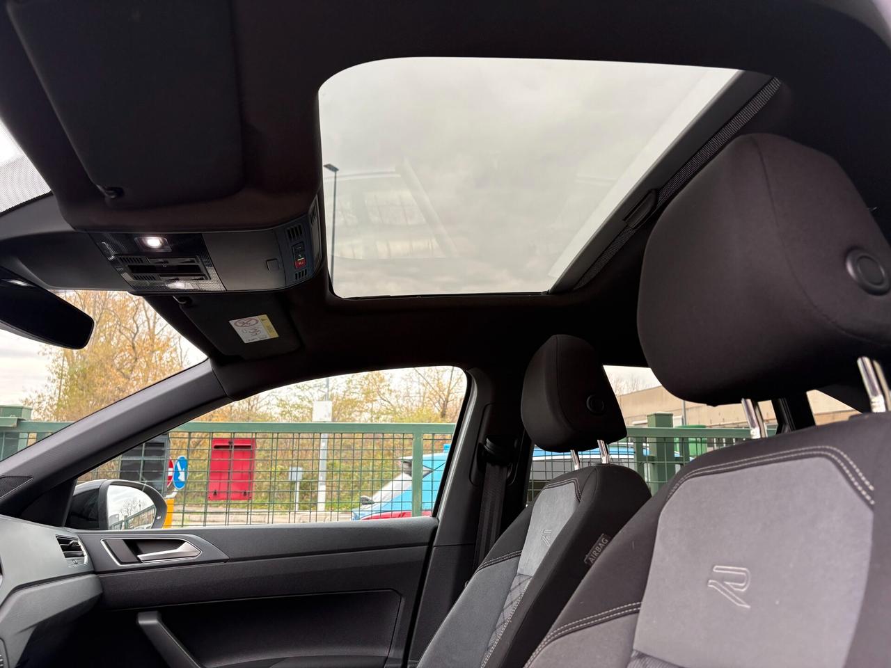 Volkswagen Taigo 1.0 TSI 110 CV DSG R-Line