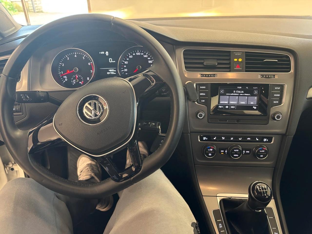 VOLKSWAGEN GOLF 7 ANNO 2016 BZ 1.2 TSI ADATTA NEOPATENTATI KM 104 MILA