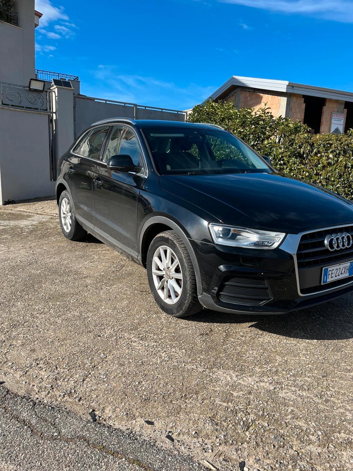 Audi Q3 2.0 TDI 120 CV Sport