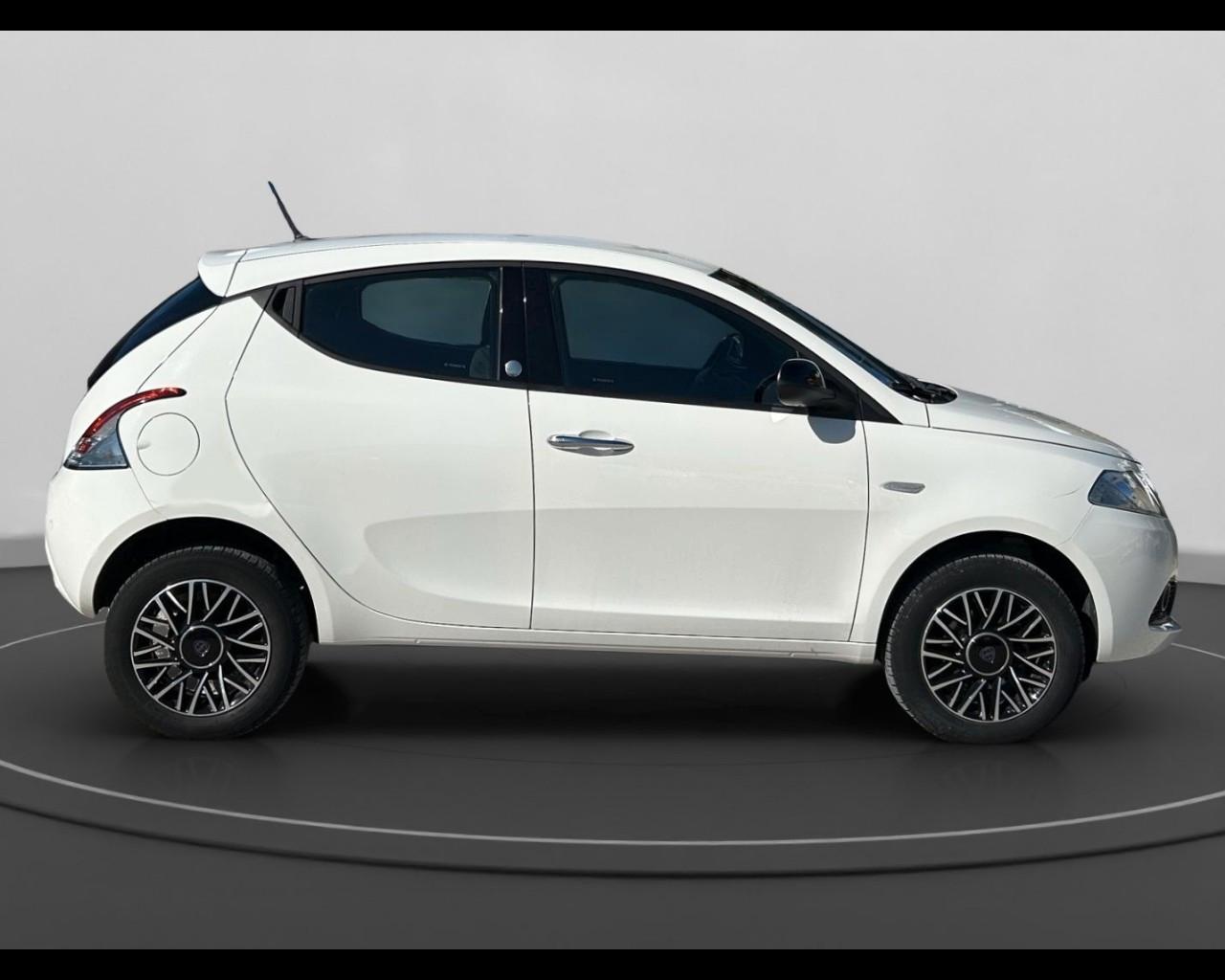 LANCIA Ypsilon III 2015 - Ypsilon 0.9 t.air Silver ecochic metano 70cv