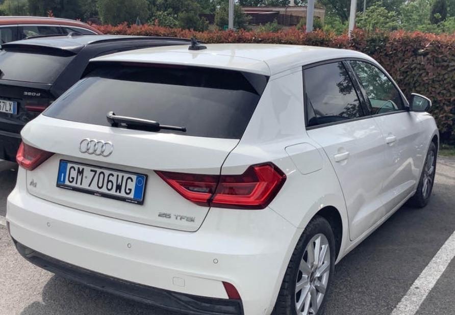 Audi A1 SPB 25 TFSI Identity Black AUTOM
