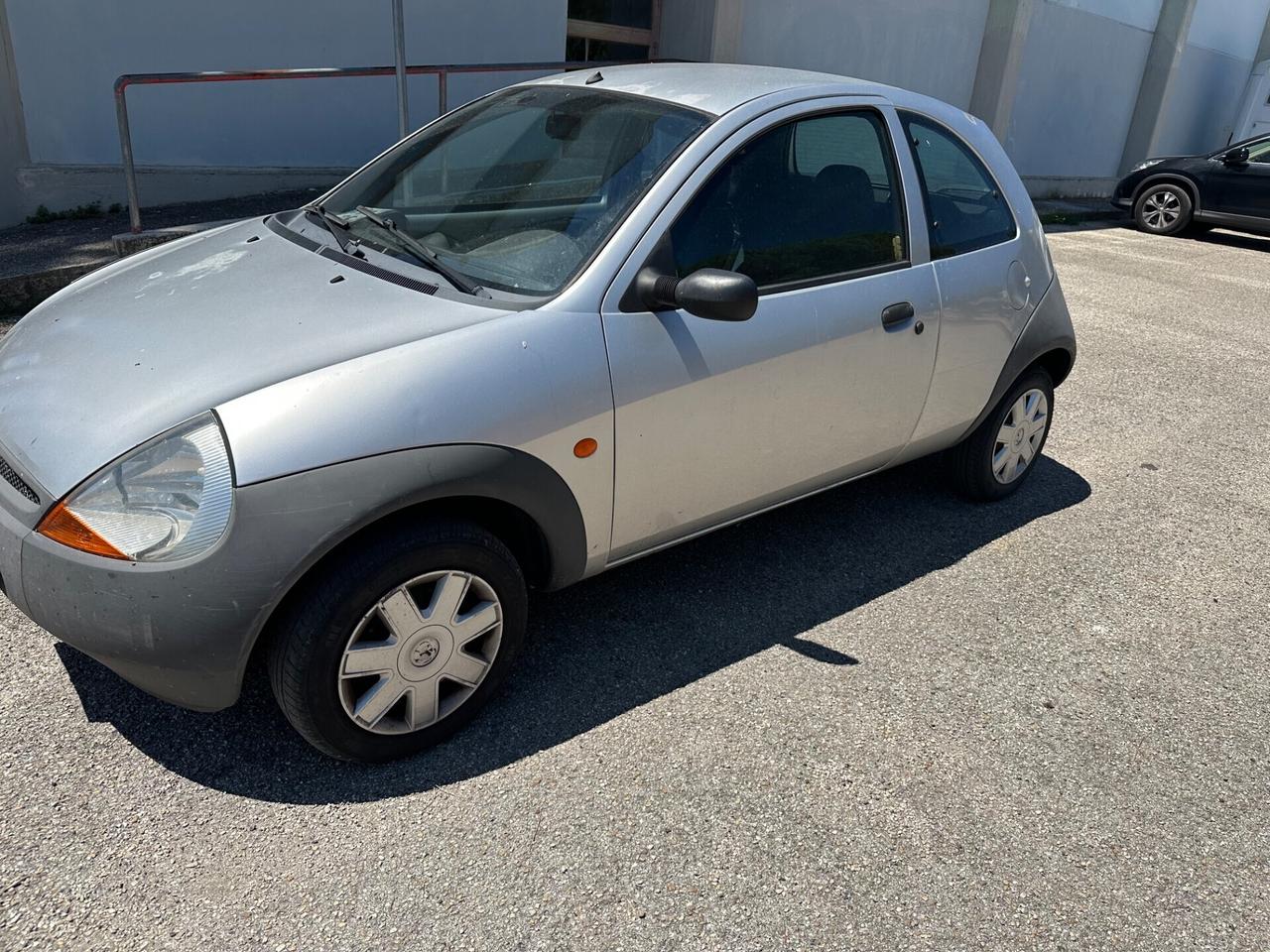 Ford Ka 1.3 benzina neopatentati 2003