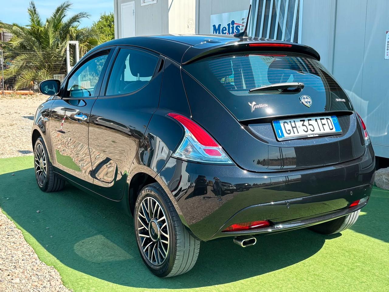 Lancia Ypsilon 1.0 Hybrid/ Benzina