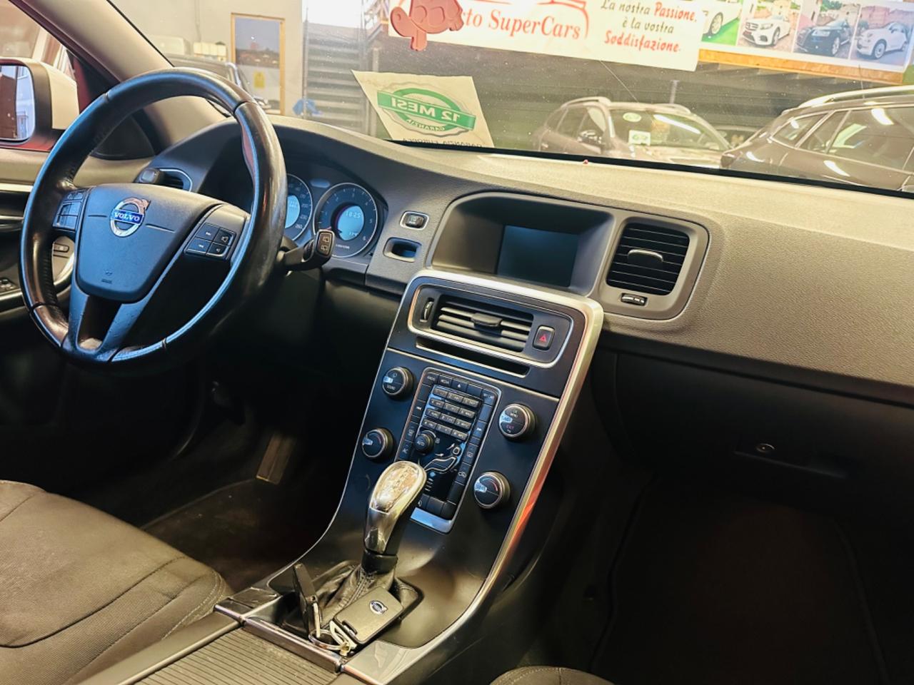 Volvo V60 D2 1.6 Powershift Momentum