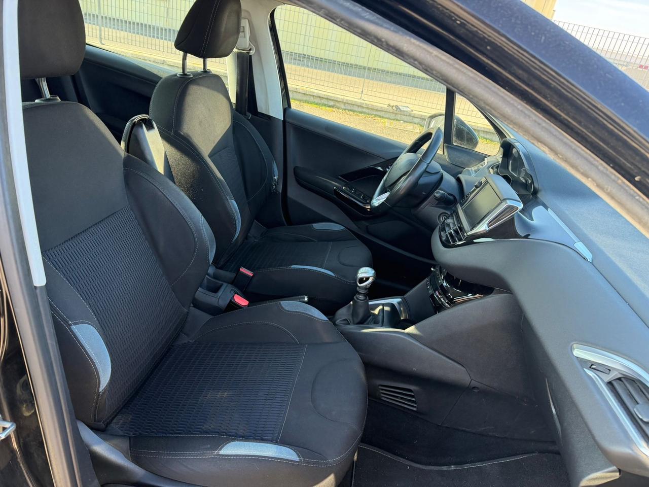 Peugeot 208 1.6 e-HDi 115 CV Stop&Start 5p Allure