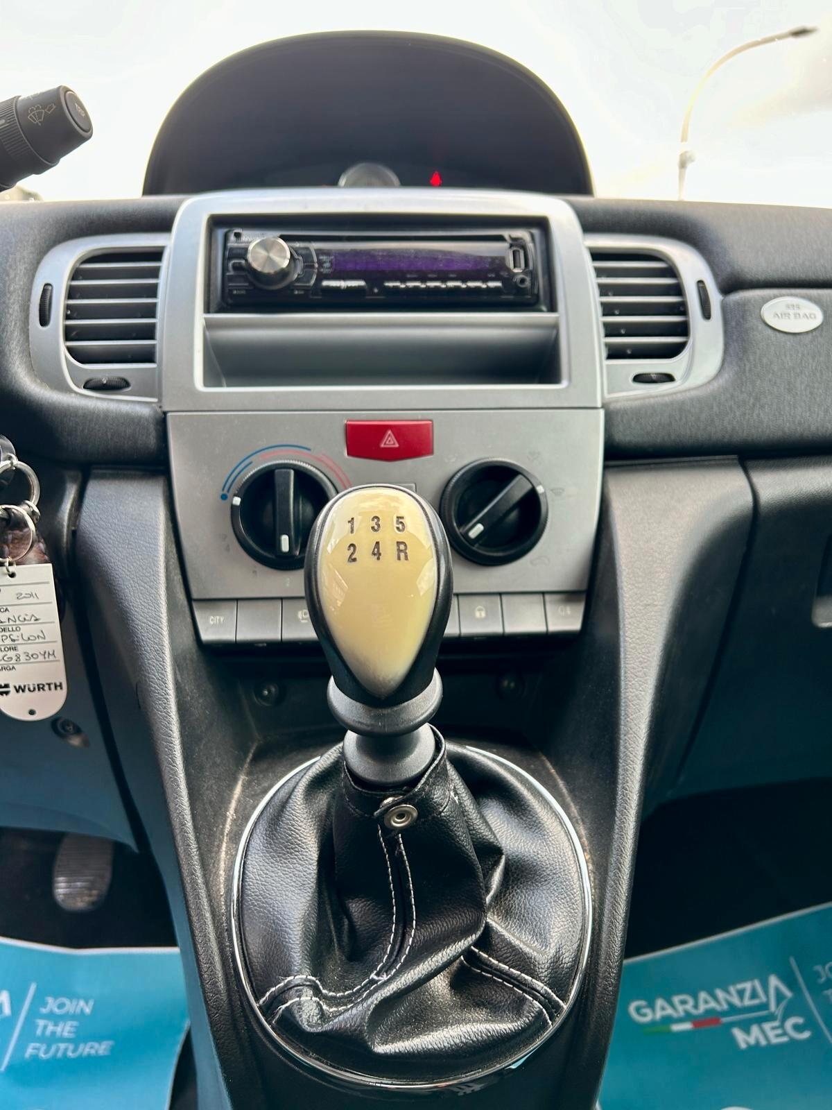 Lancia Ypsilon 1.2 69 CV Diva - ok neopatentato