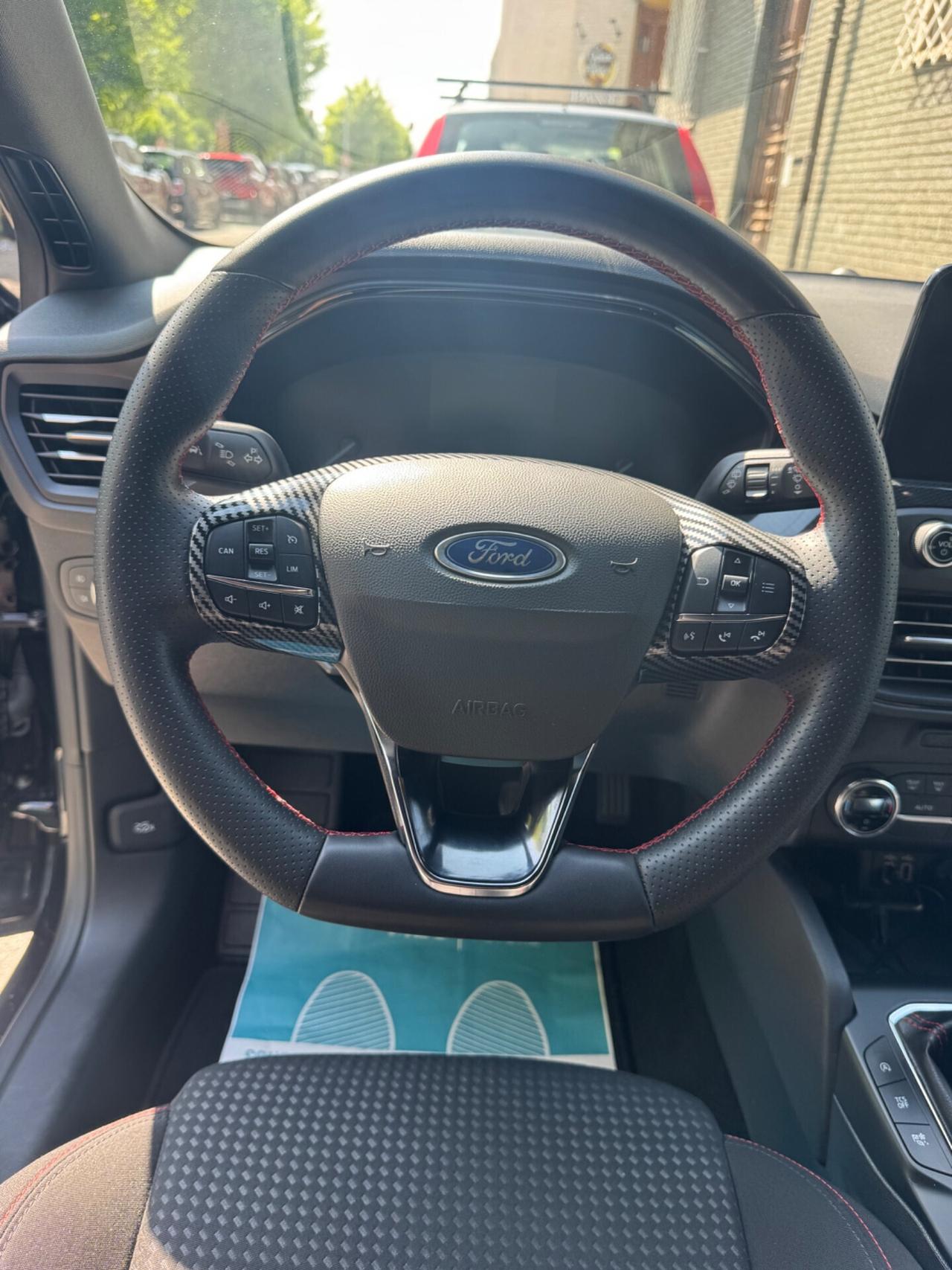 Ford Focus ST-Line EcoBoost Hybrid 1.0 125 cv