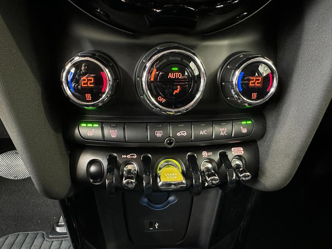 Mini Cooper SE Classic Full Electric Auto - Navi - Pack Luci - Carplay