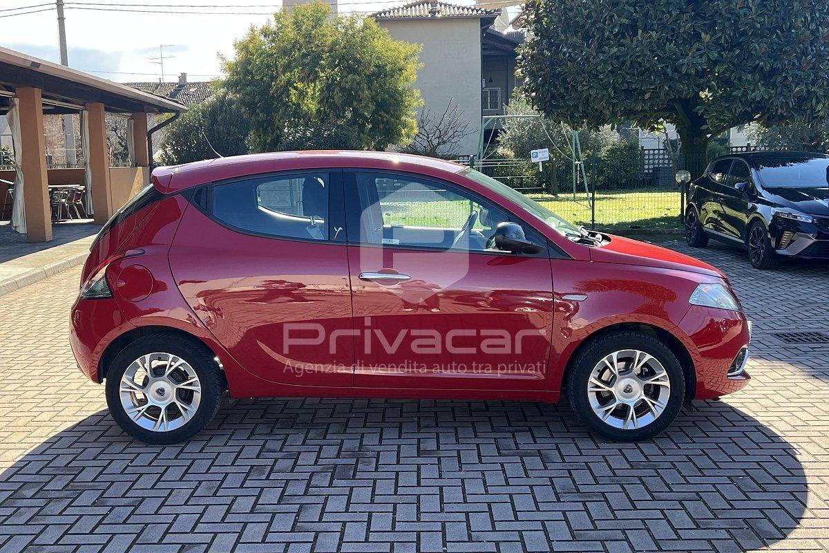 LANCIA Ypsilon 1.2 69 CV 5 porte Gold