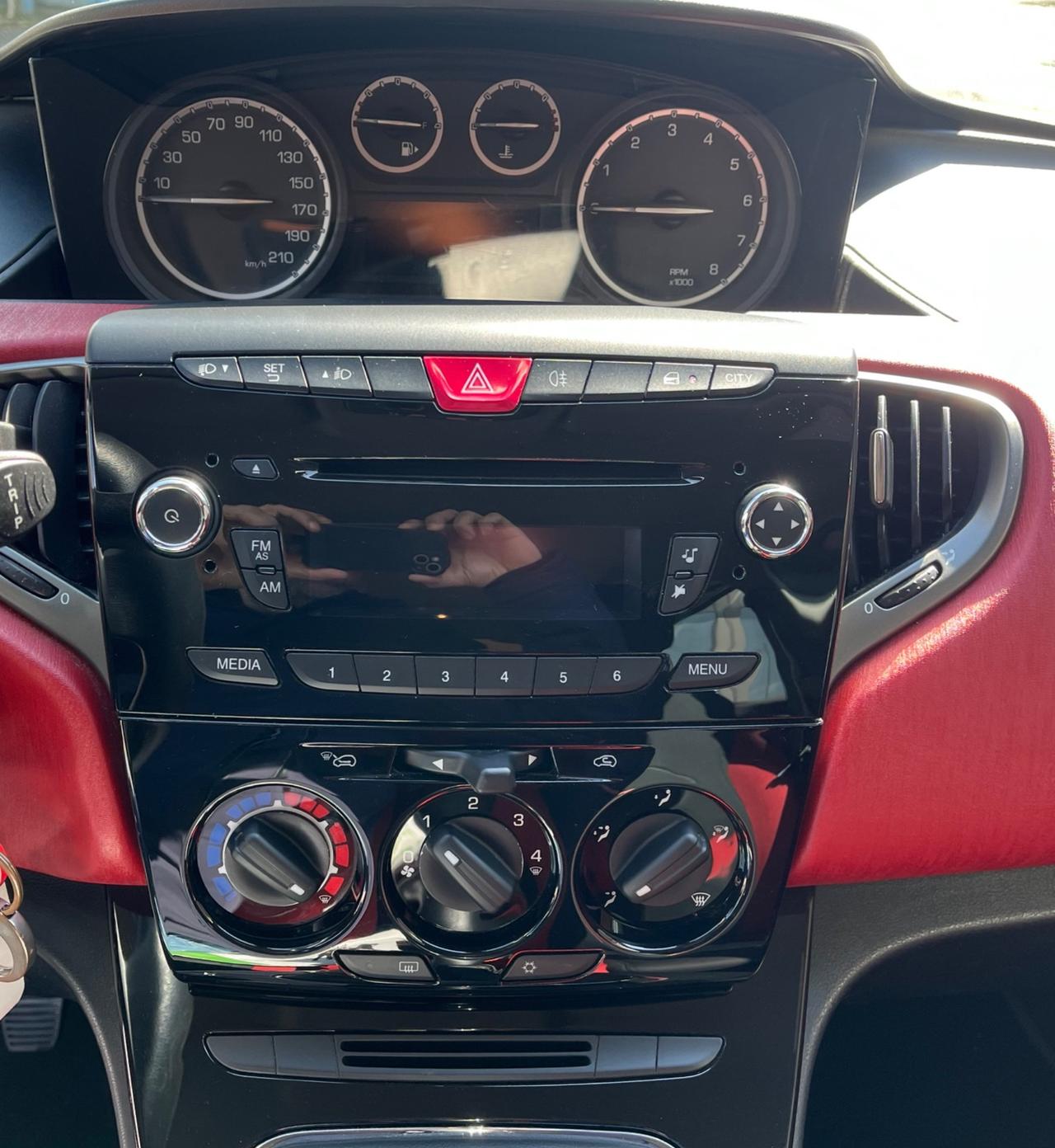 Lancia Ypsilon 1.2 69 CV Black/Red-km72000-