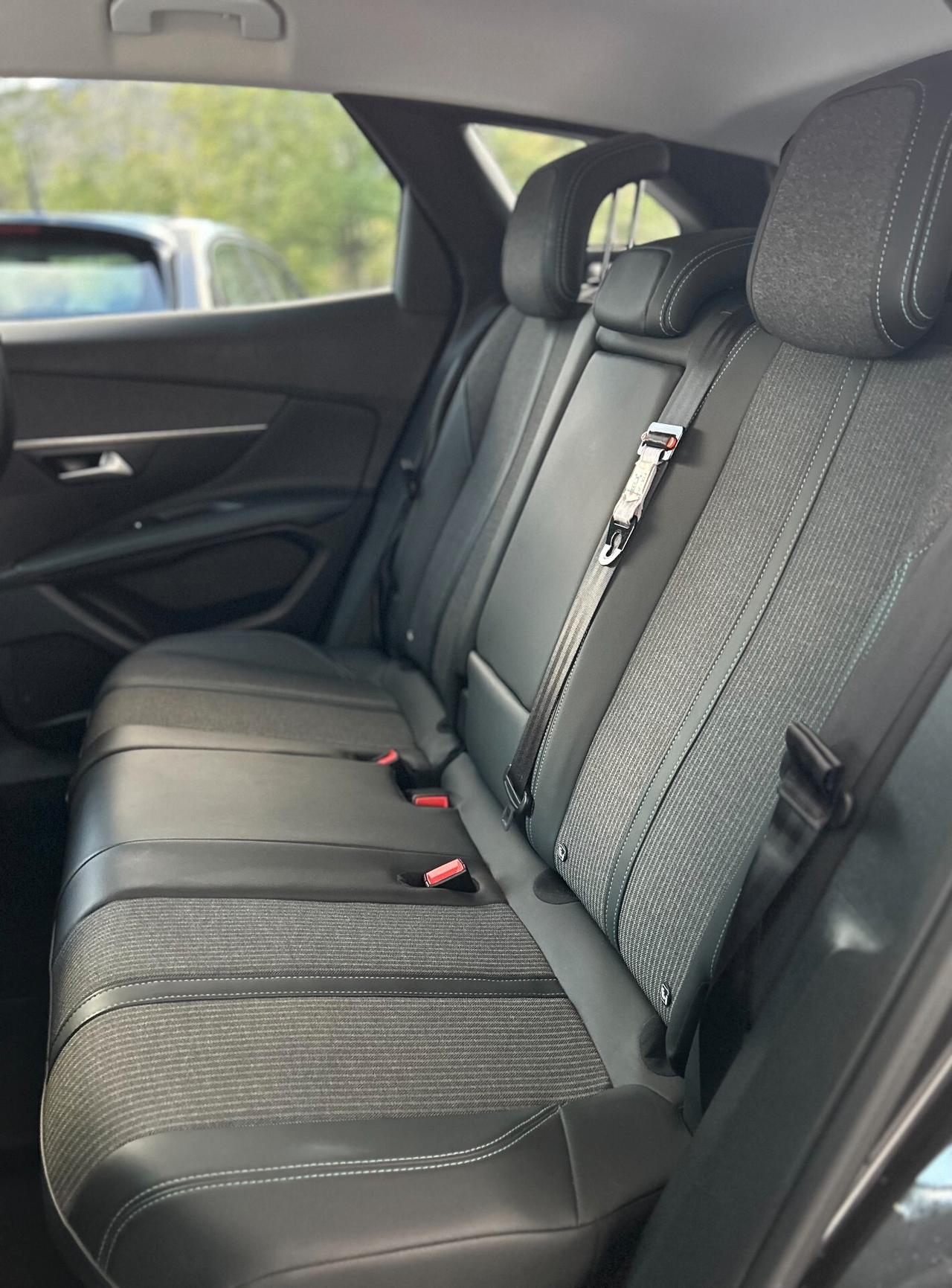 Peugeot 3008 BlueHDi 130 S&S EAT8 Allure