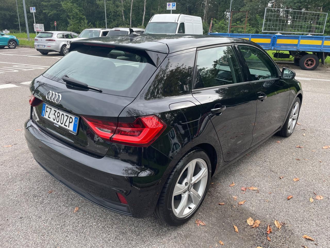 Audi A1 SPB*Neopatentati*Cerchi*Car play*