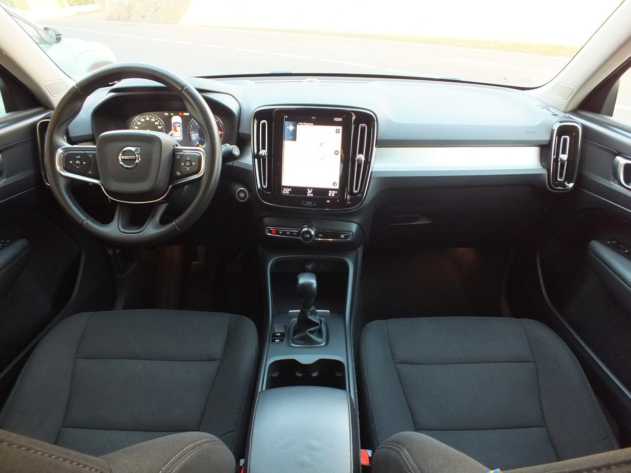 Volvo XC40 D3 150 CV AUTOCARRO N 1 IVA DETRAIBILE.