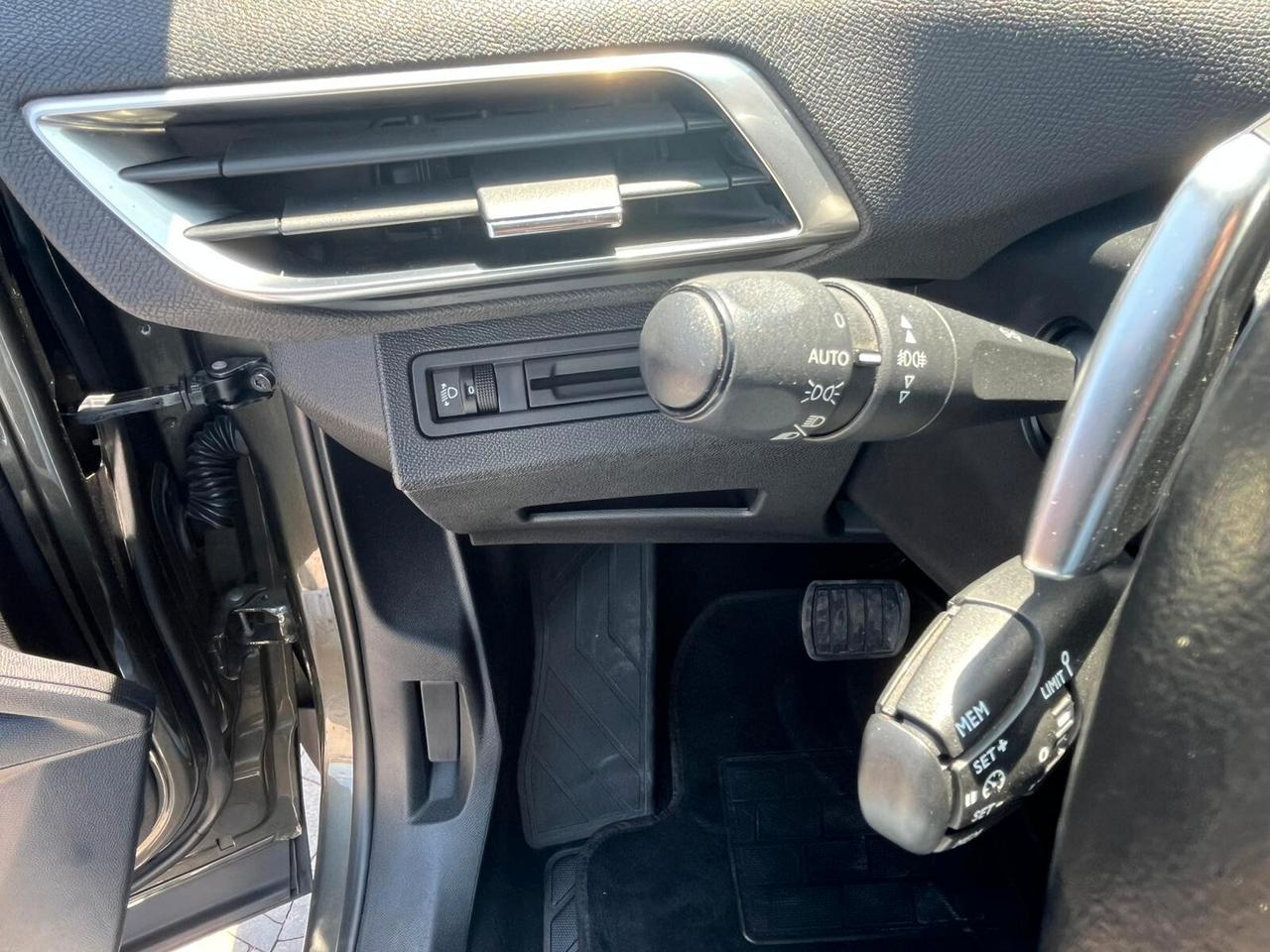 Peugeot 3008 1.6 HDi 120 S&S EAT6 Allure