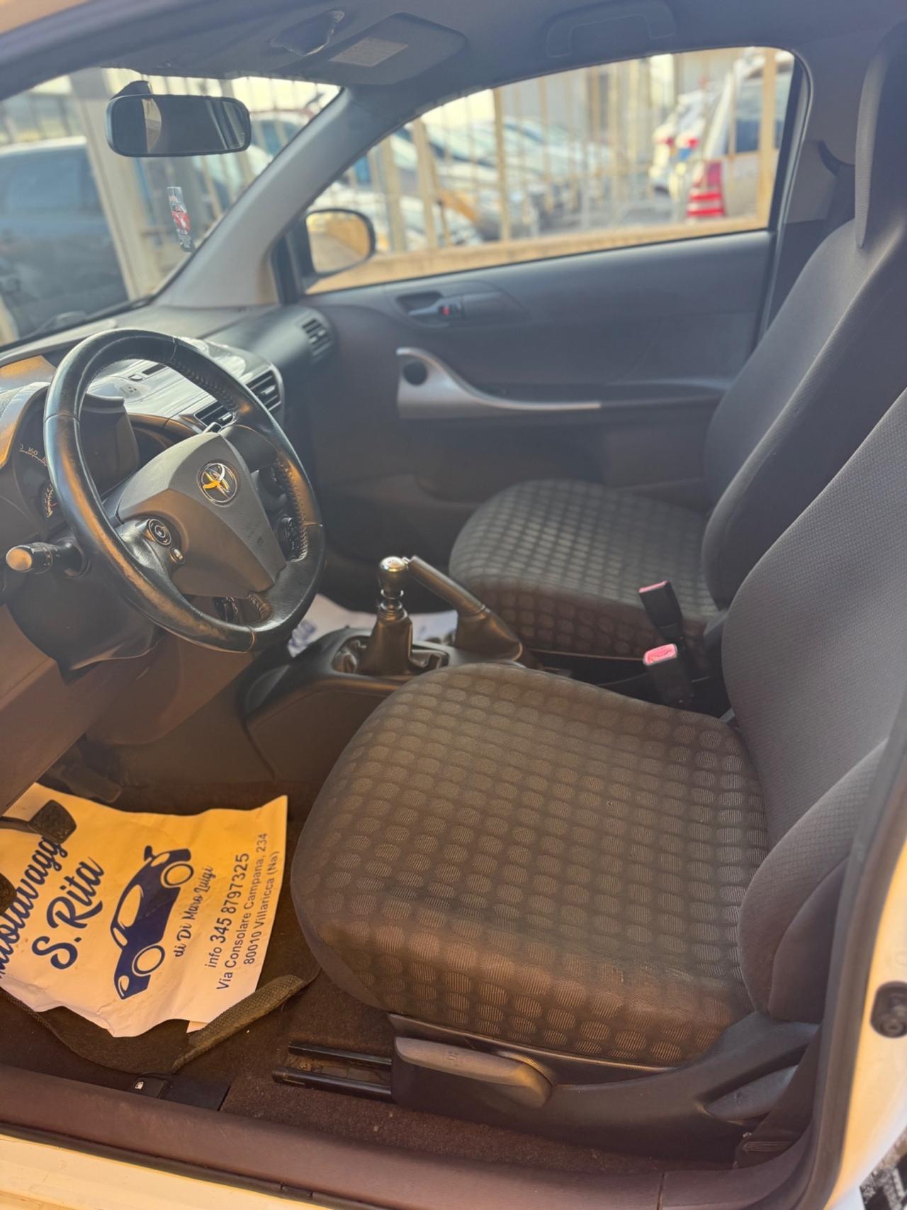 Toyota iQ 1.0 Sol