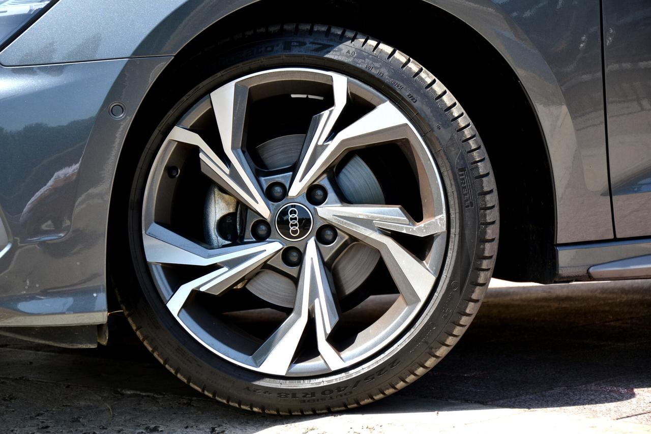 Audi A3 2.0 TDI S-LINE SEDAN **VIRTUAL-LED-PDC*PREZZO VERO