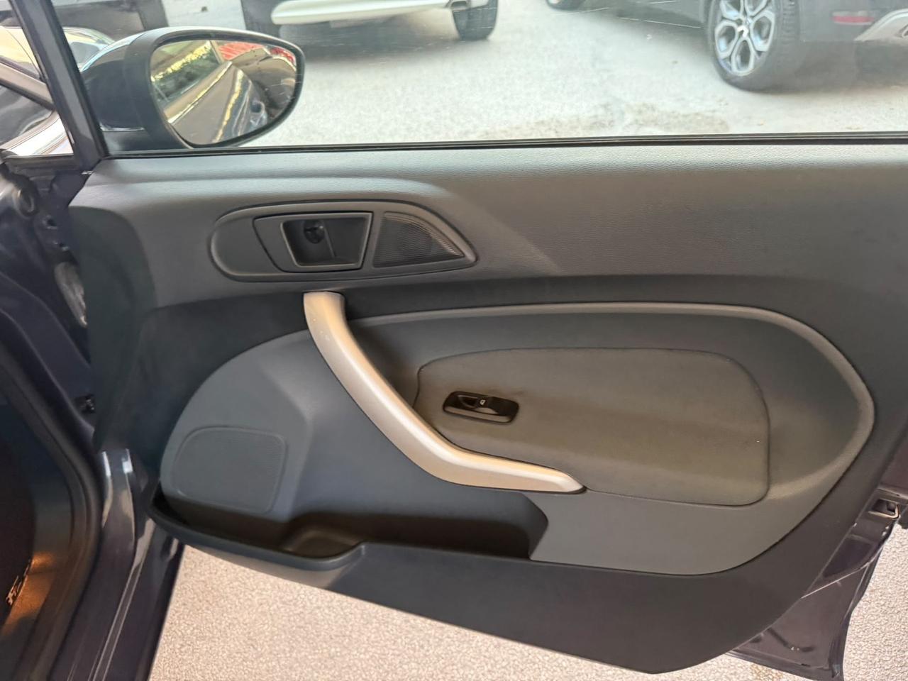 Ford Fiesta 1.4 TDCi 70CV 5 porte Titanium