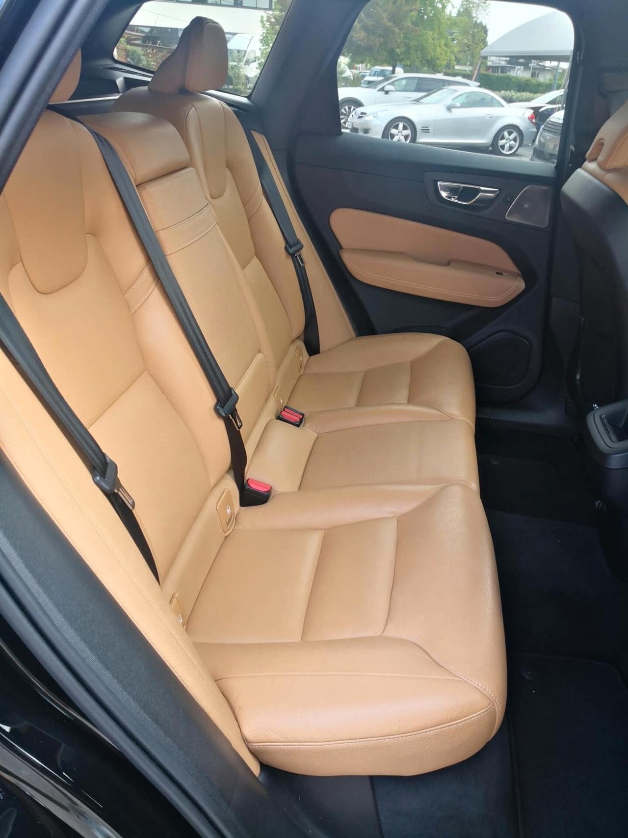 Volvo XC60 B4 (d) AWD Geartronic Inscription