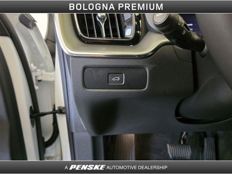 Volvo XC60 B4 (d) AWD automatico Core