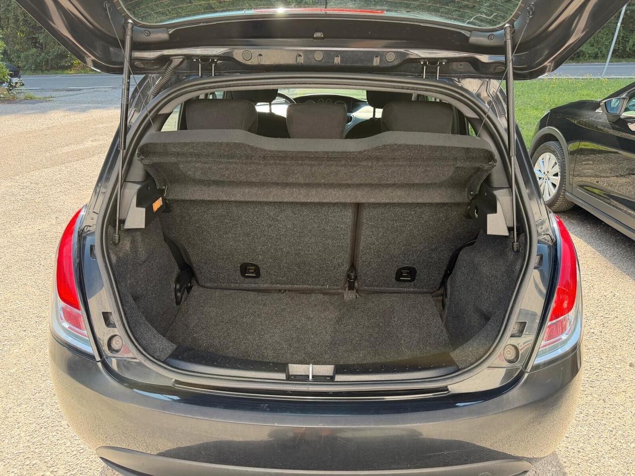 Lancia Ypsilon 1.2 69 CV 5 porte S&S Platinum E6