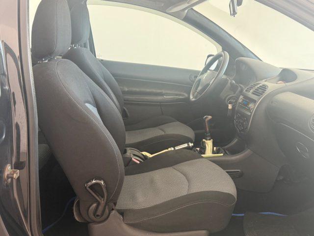 PEUGEOT 206 1.1 3p. XT
