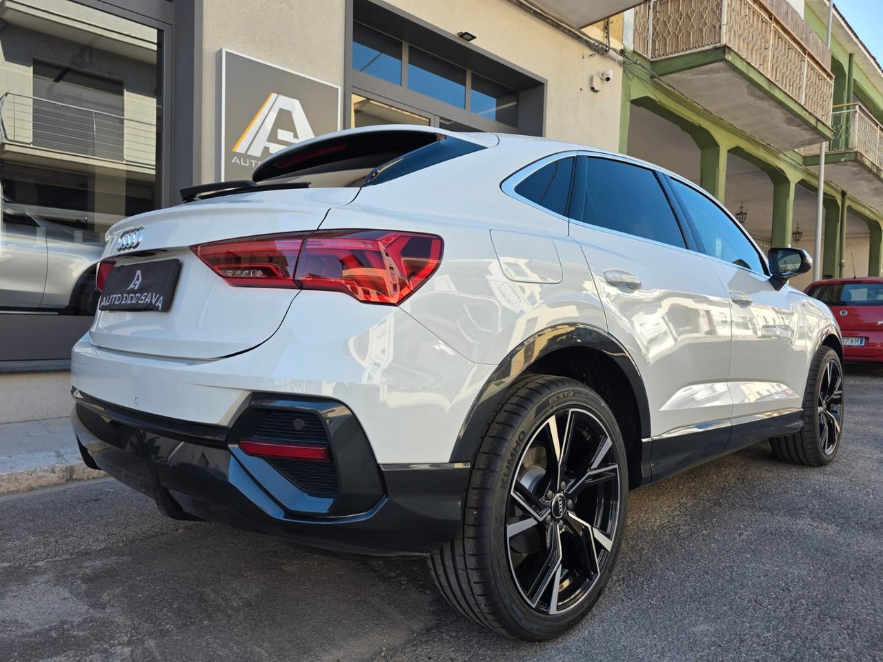 Audi Q3 SPB 35 TDI Quattro S-Line+Cerchi 20+Luci Ambiente..