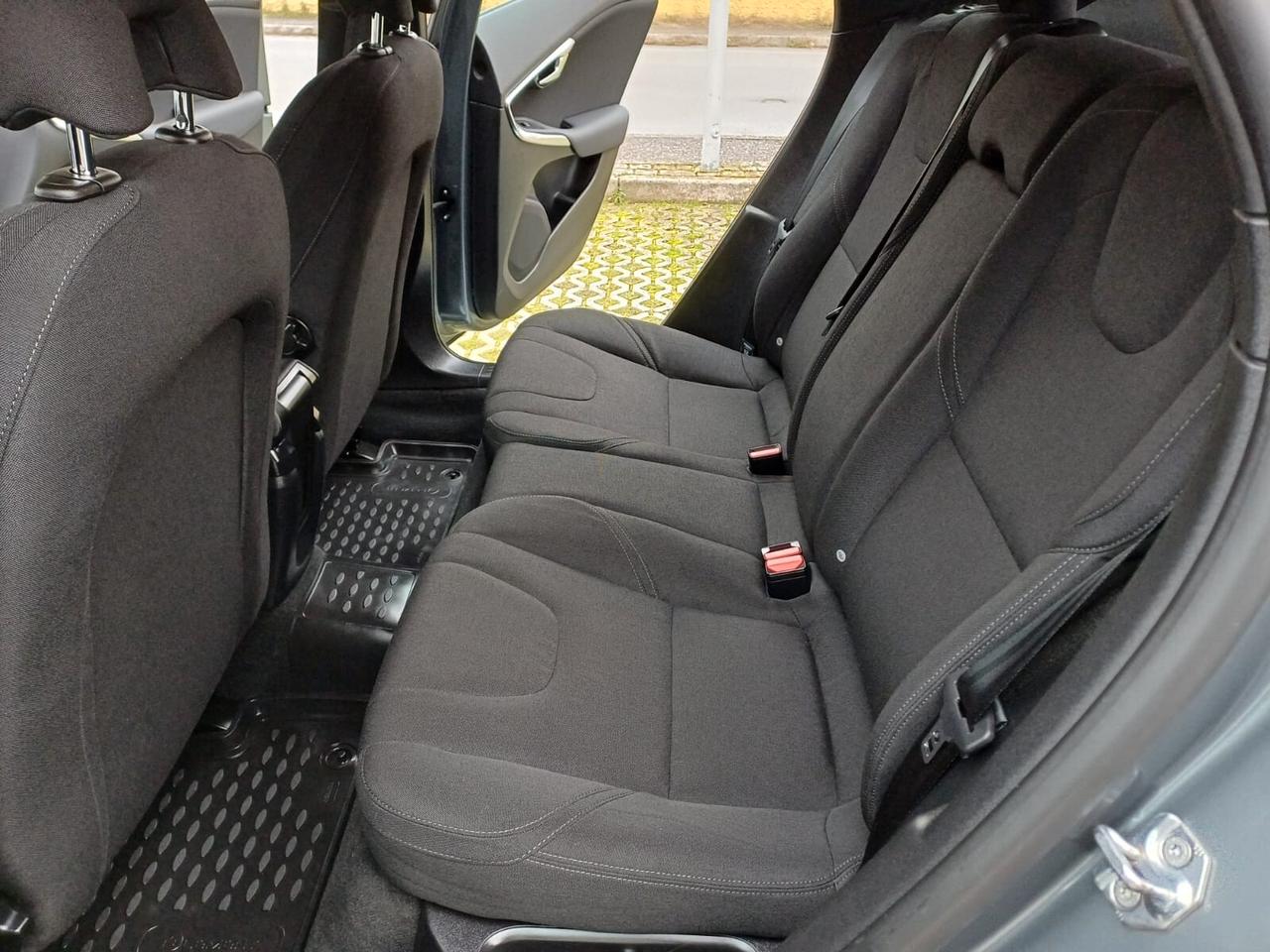 Volvo V40 D2 Geartronic Business