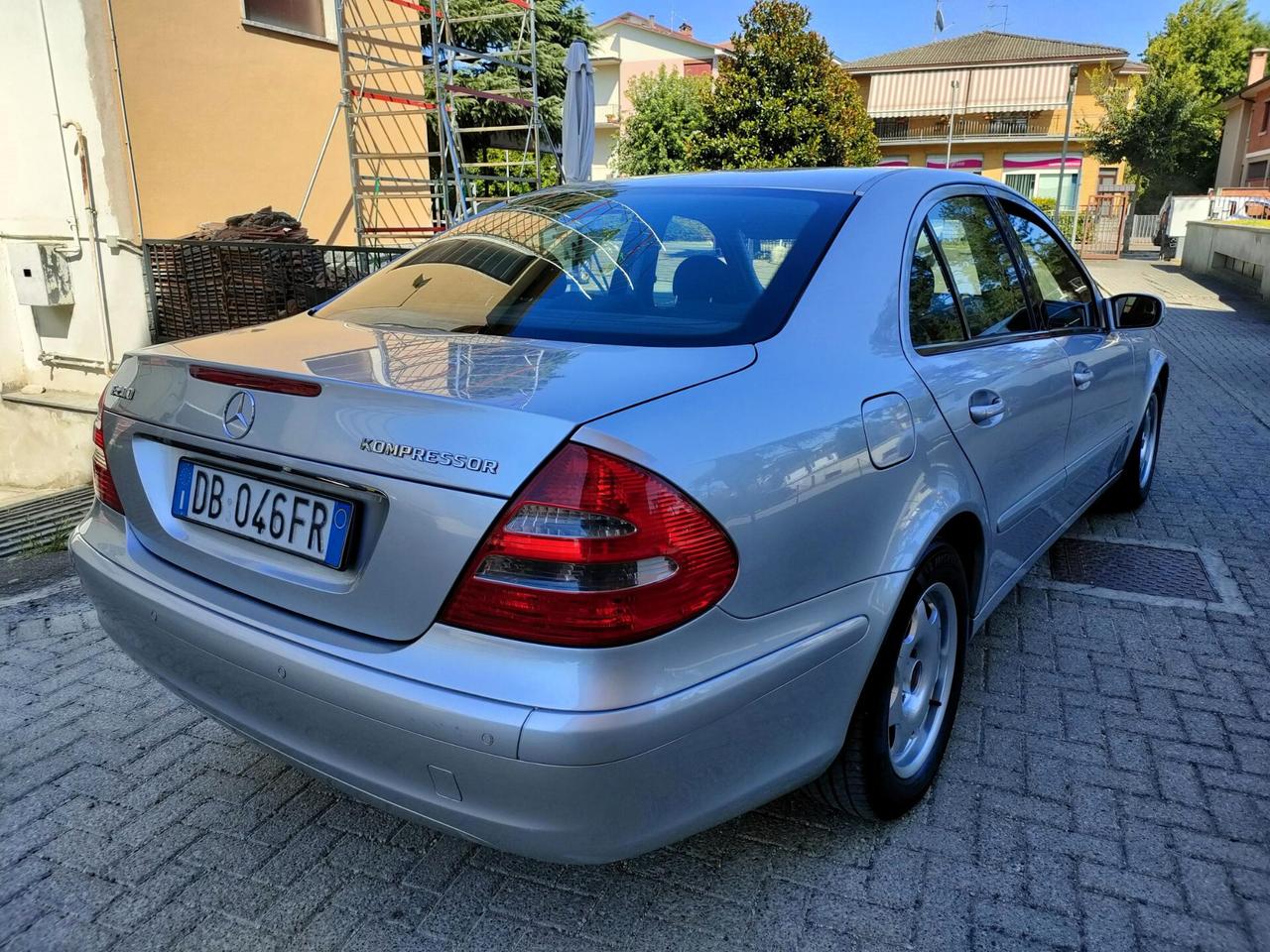 Mercedes-benz E 200 K Metano LEGGERE ANNUNCIO