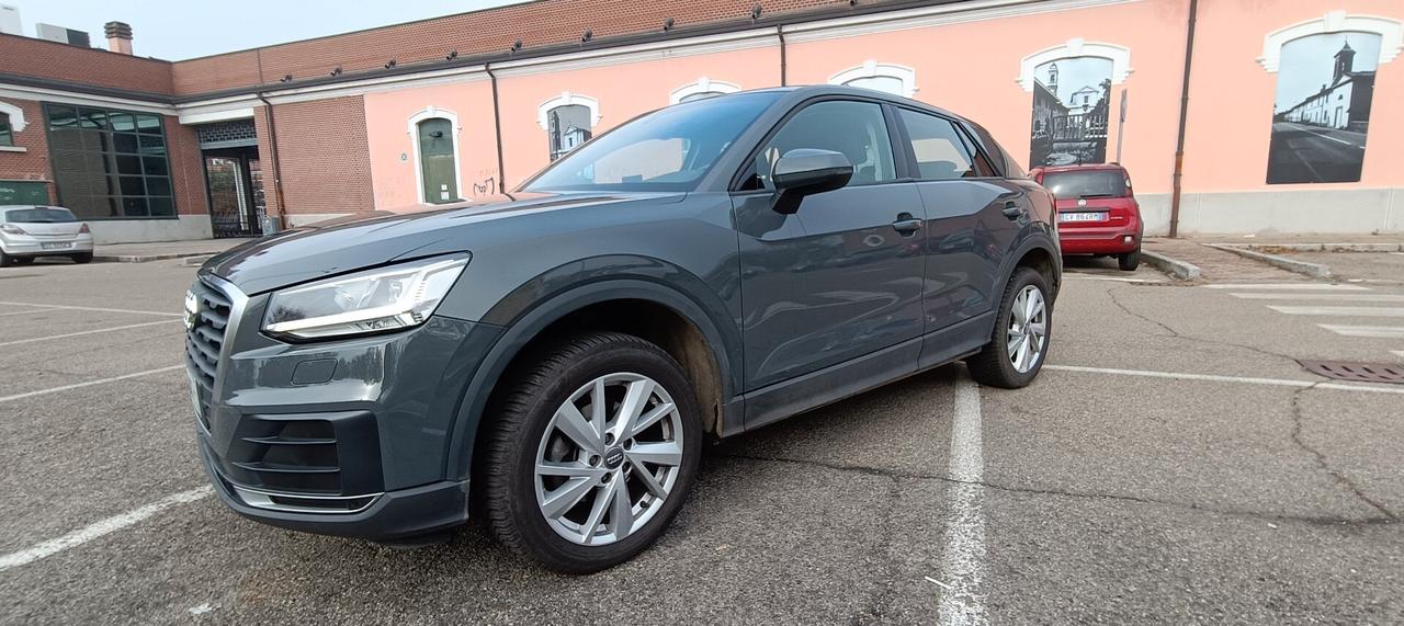 Audi Q2 35 TFSI S tronic Identity Black