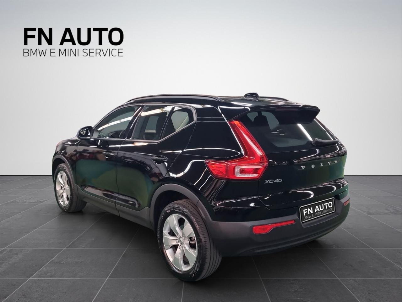 Volvo XC40 T2 Geartronic Momentum Core