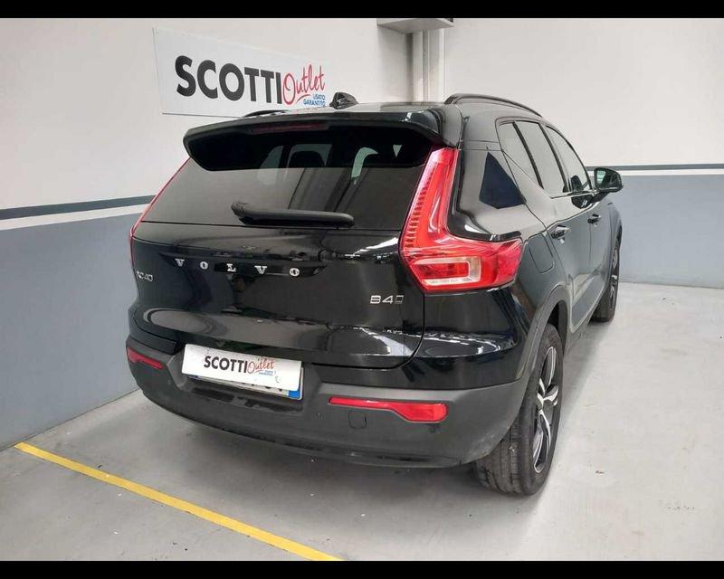 Volvo XC40 (2017--->) B4 AWD automatico Plus Dark