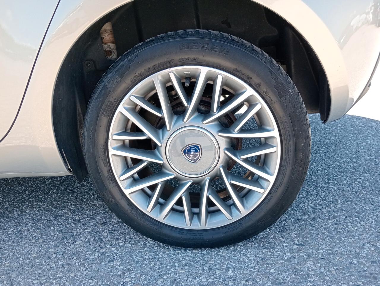 Lancia Ypsilon 0.9 85cv 5p. Gold OK NEOPATENTATI