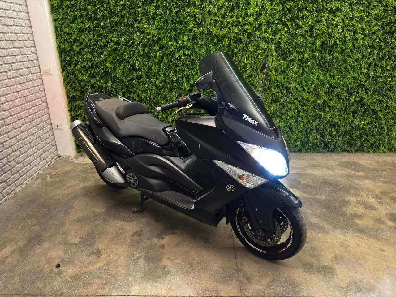 Yamaha X-Max 250