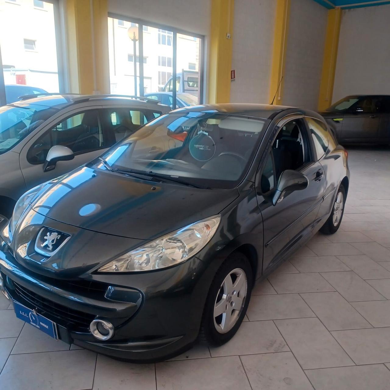 96438 km PEUGEOT 207 1.4 NEOPATENTATI