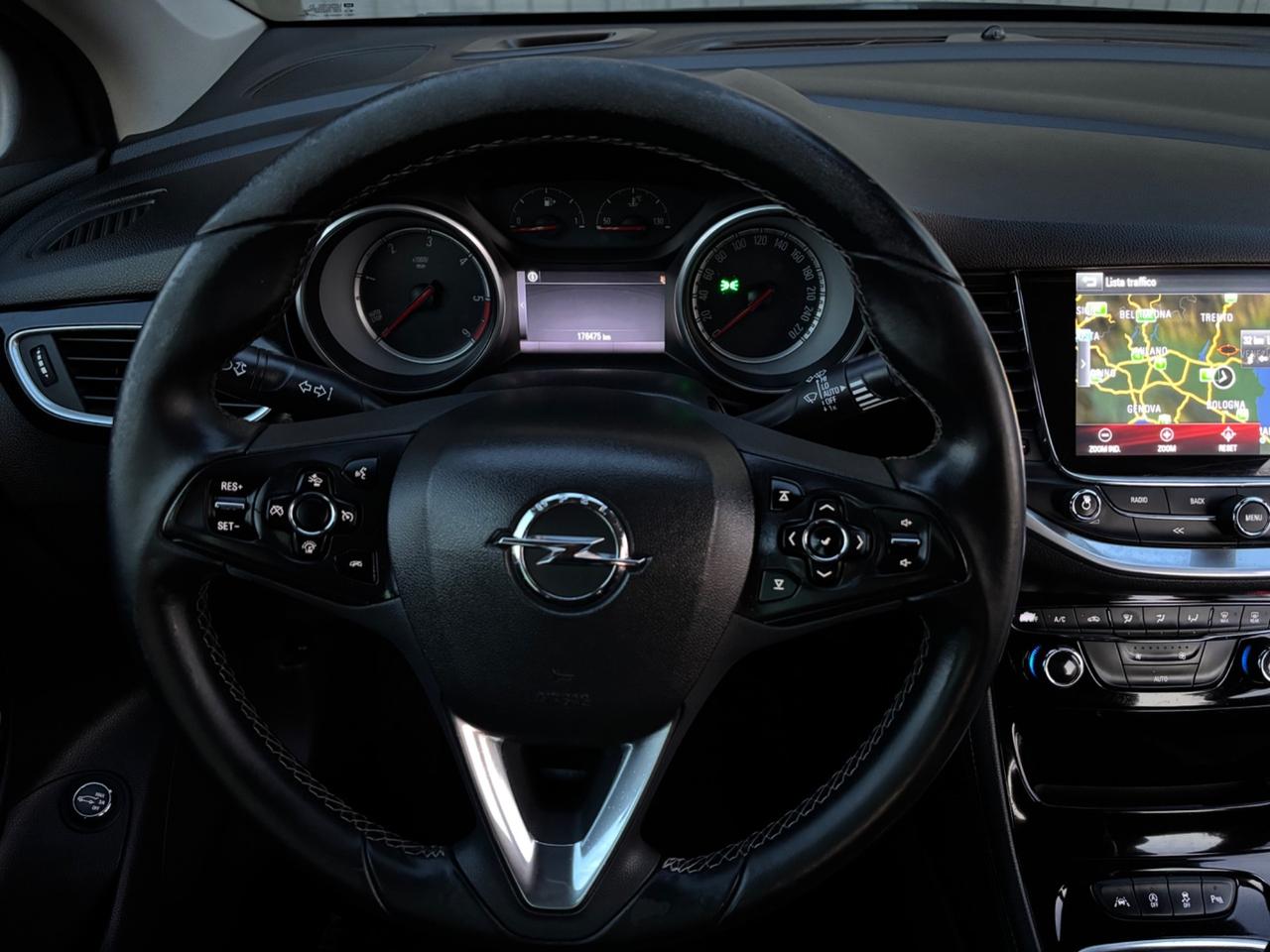 Opel Astra 1.6 CDTi. Neopatentati. Garanzia 12 mesi