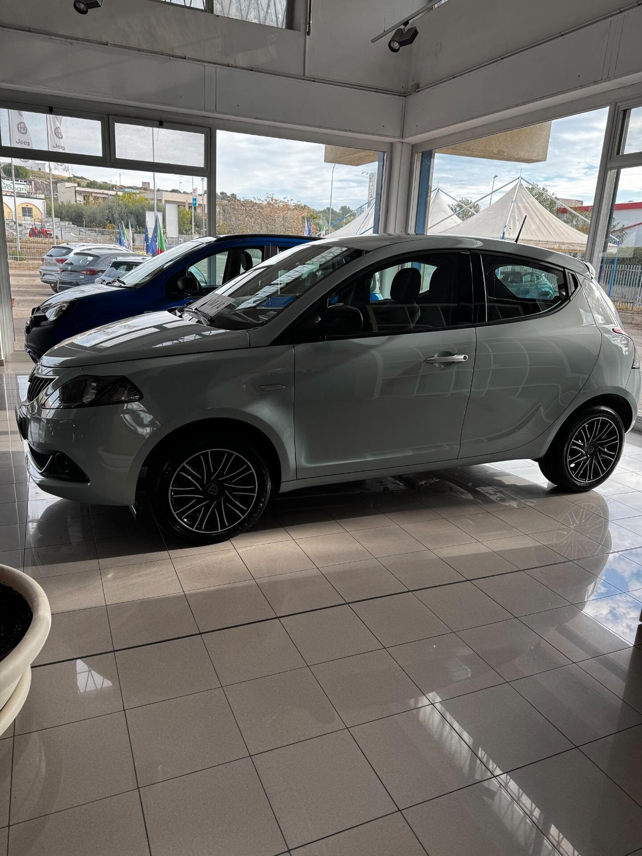 5 YPSILON KM0 PREZZI A PARTIRE DA EURO 14,950