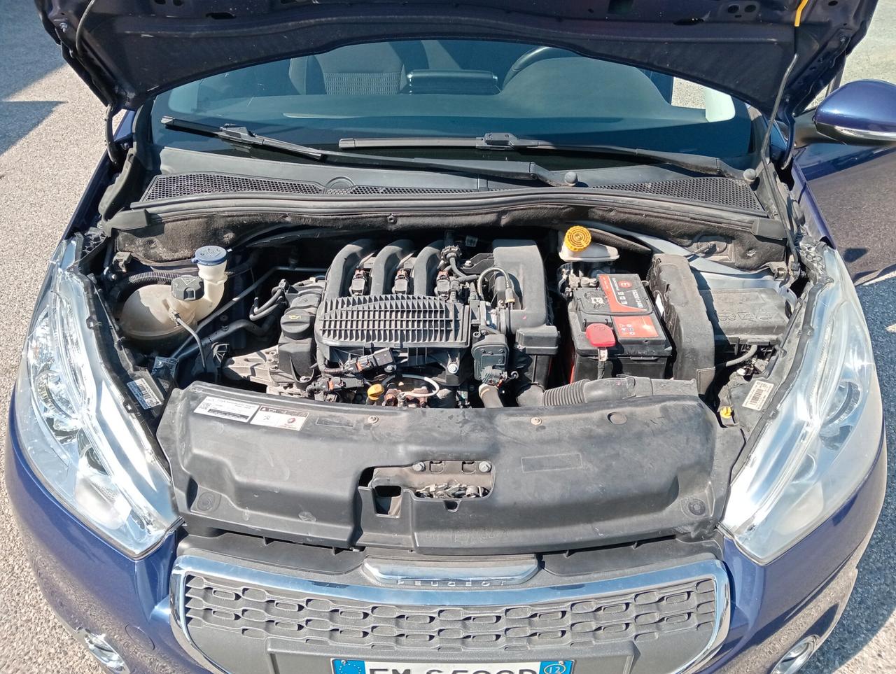 Peugeot 208 1.2VTi 82CV 5p. Allure UNIPROPRIETARIO