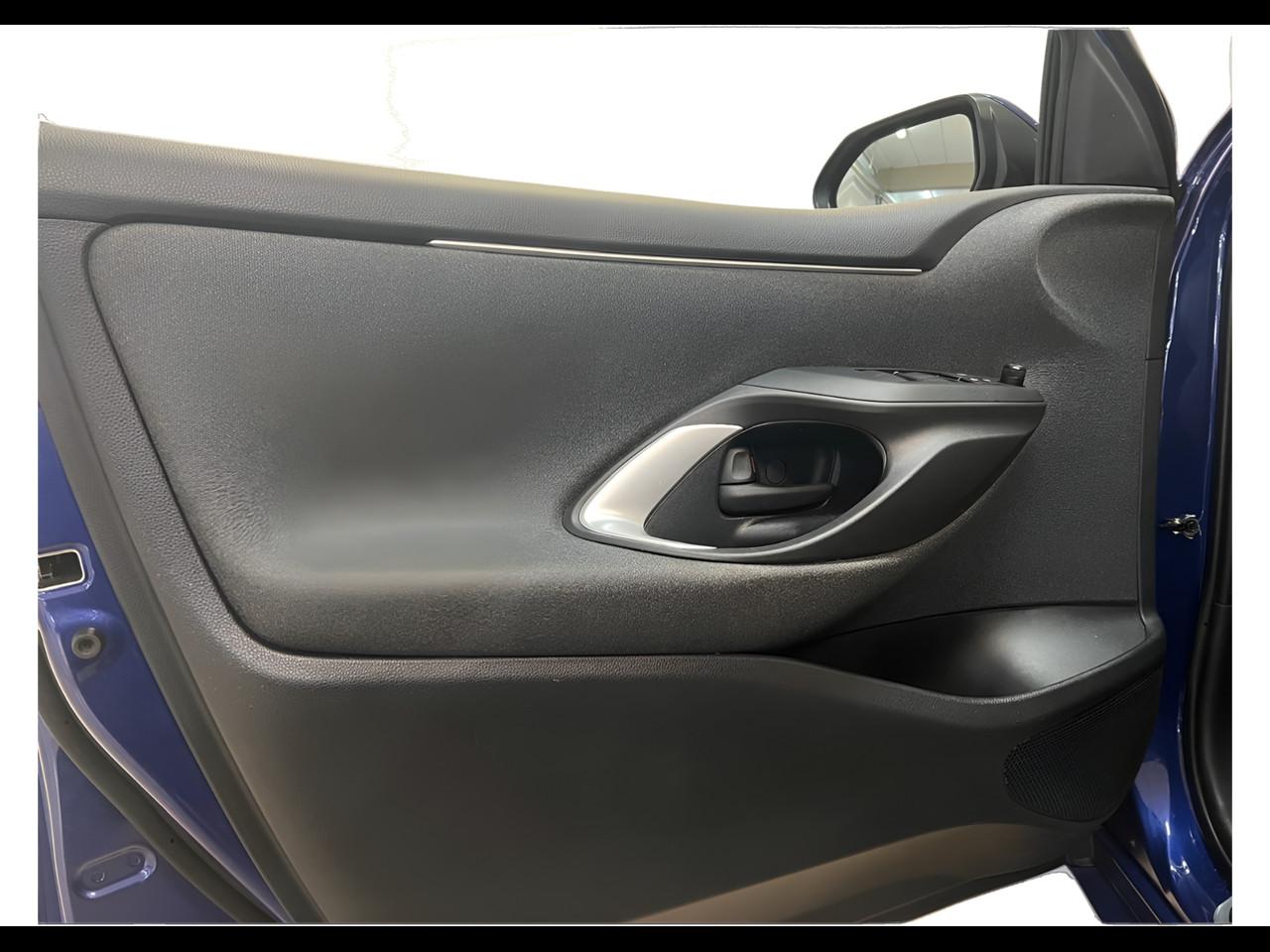 TOYOTA Yaris 1.5h Trend