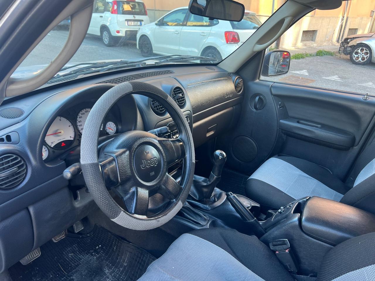 Jeep Cherokee 2.5 CRD Sport