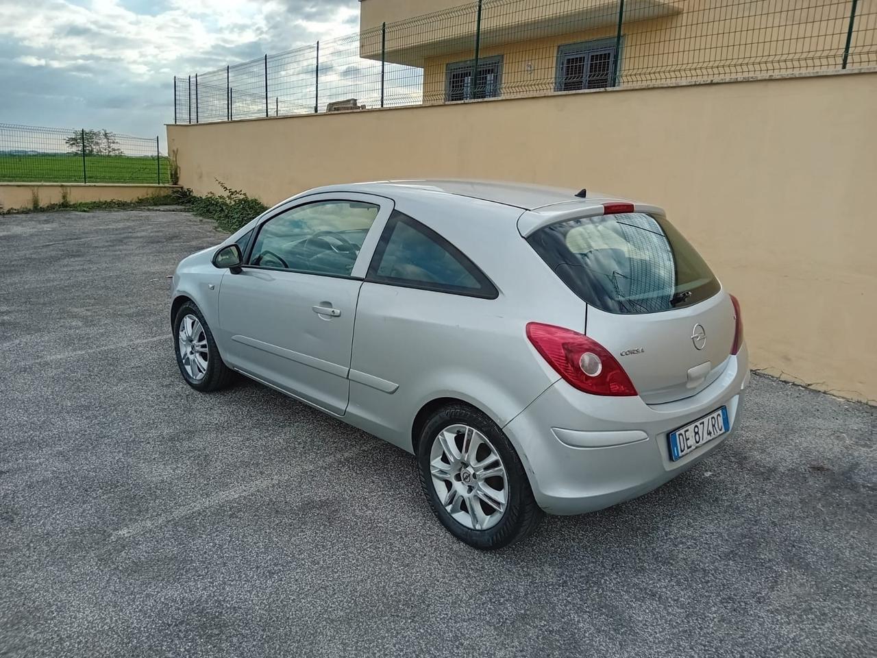 Opel Corsa 1.2 3 porte Easytronic Enjoy