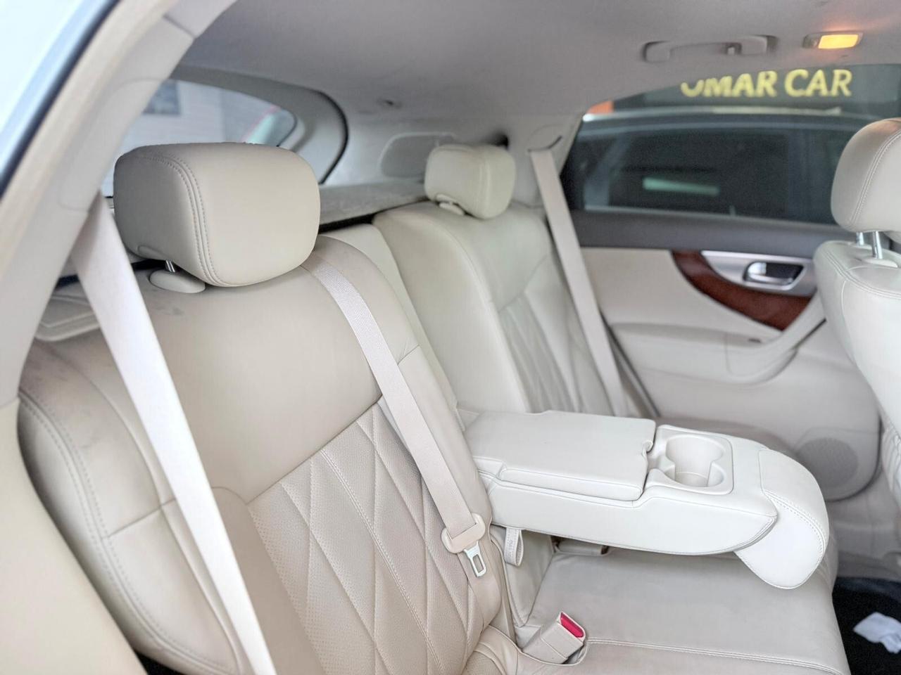 Infiniti FX30d 3.0 DIESEL 2011 TOP!