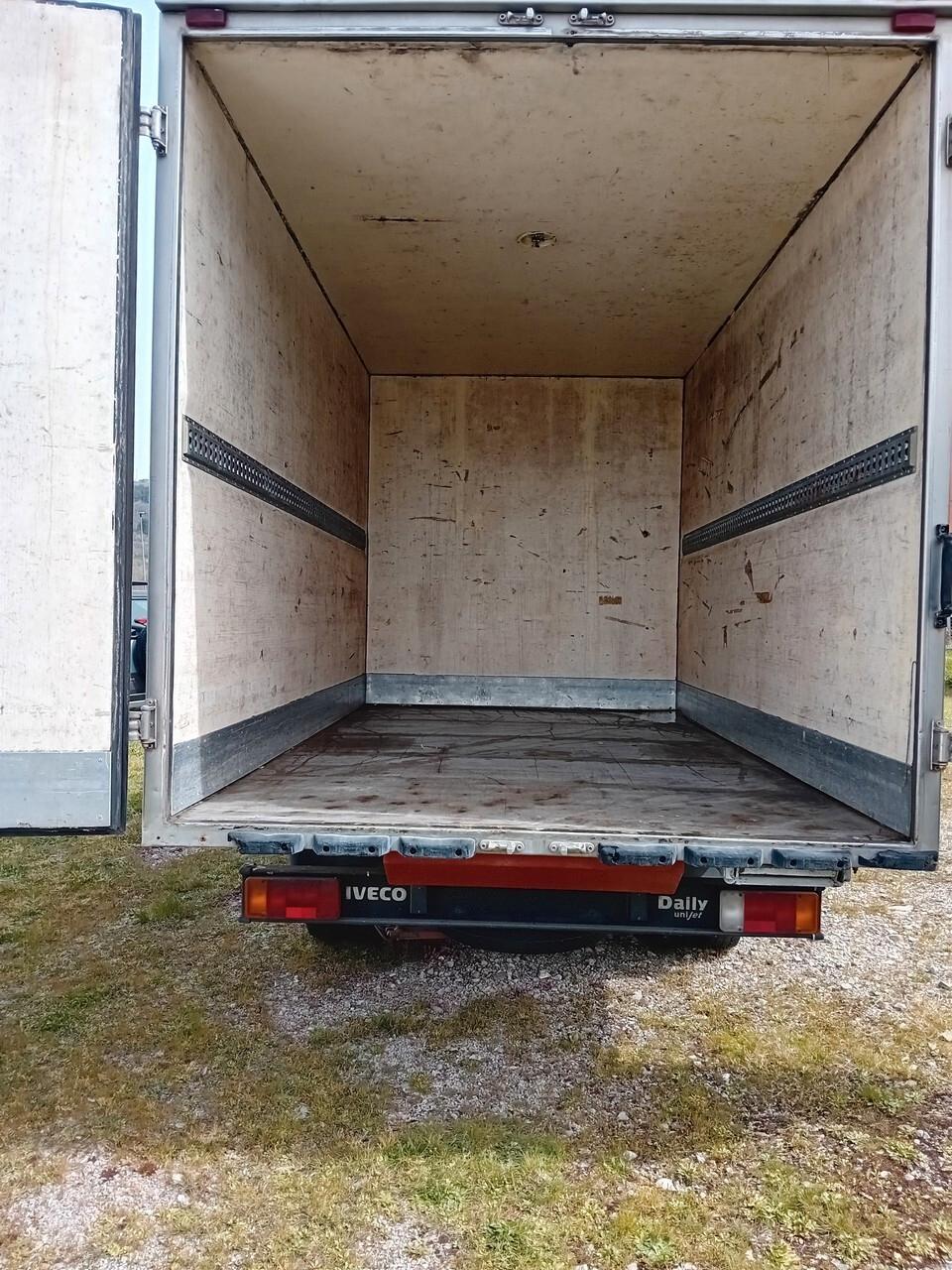 IVECO TURBO DAILY 35C13 CON CASSONE ISOTERMICO
