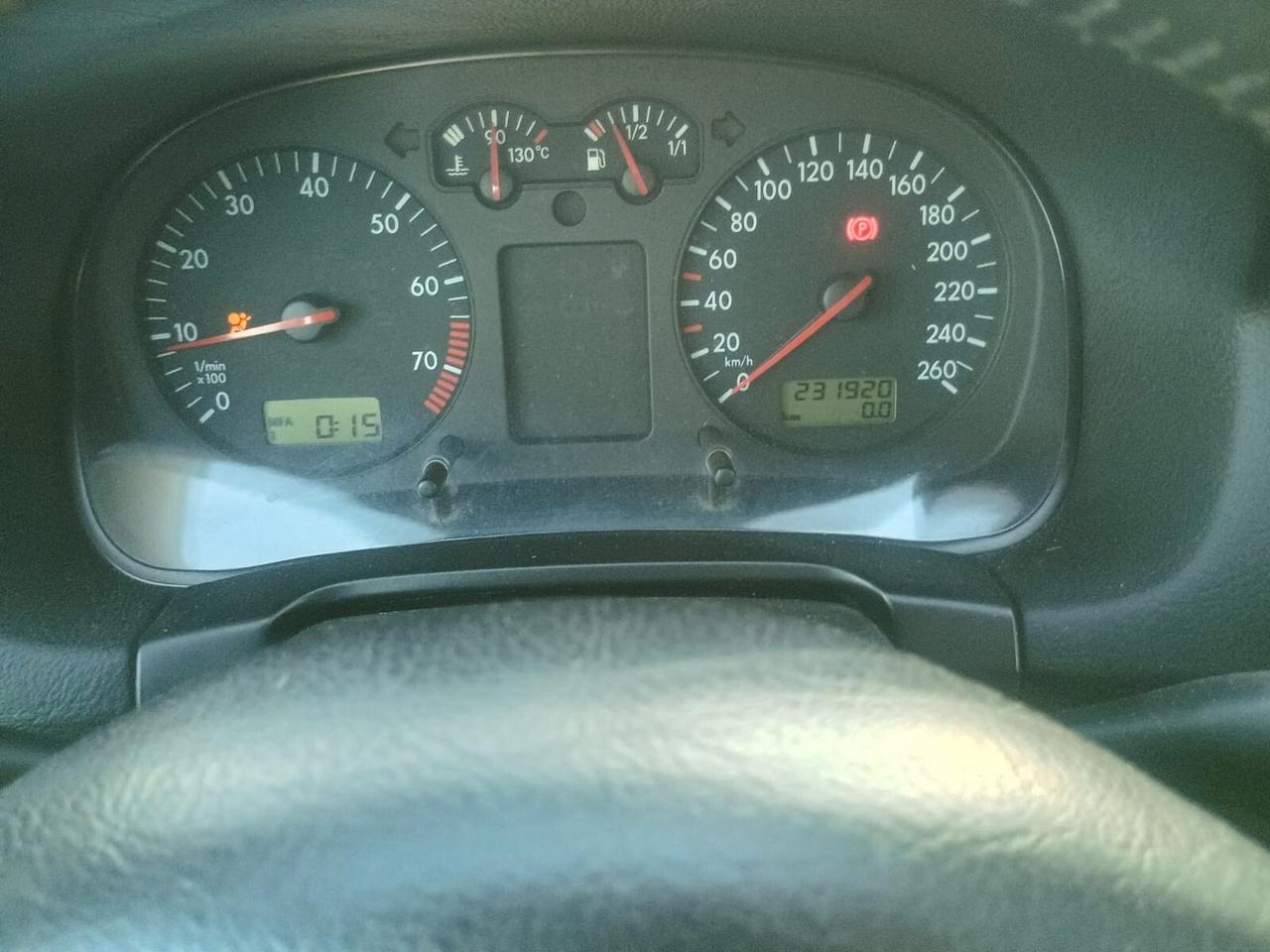 Volkswagen Golf 1.6 cat 5 porte